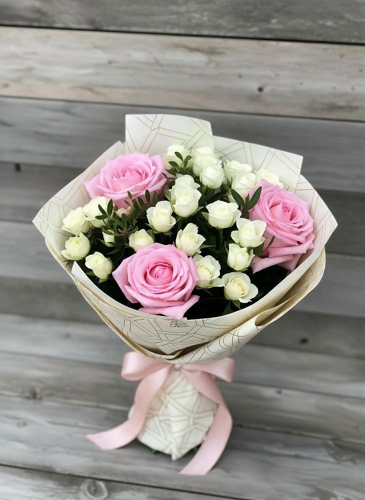 Букет цветов из: Розы в Приозерском