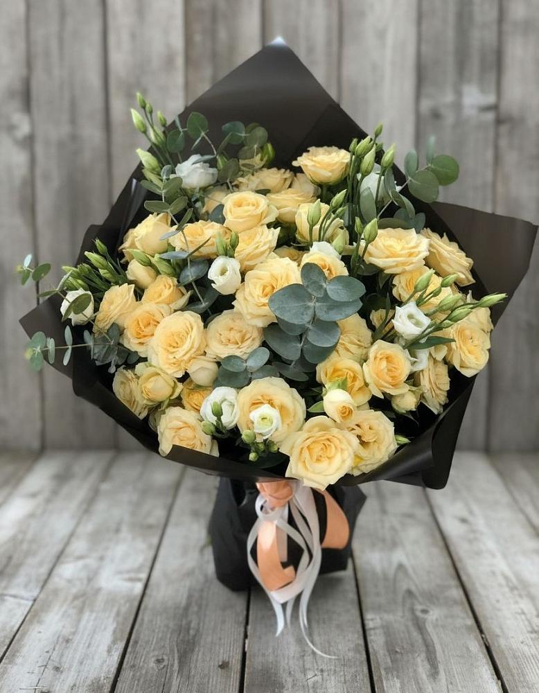 Букет цветов из: Розы и Лизиантусы в Приозерском