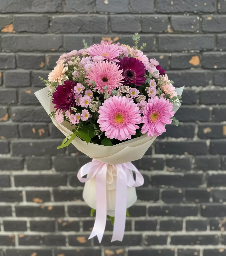 Букет цветов из: Герберы и Хризантемы в Приозерском
