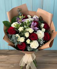 Букет цветов из:  Розы и Альстромерии в Приозерском
