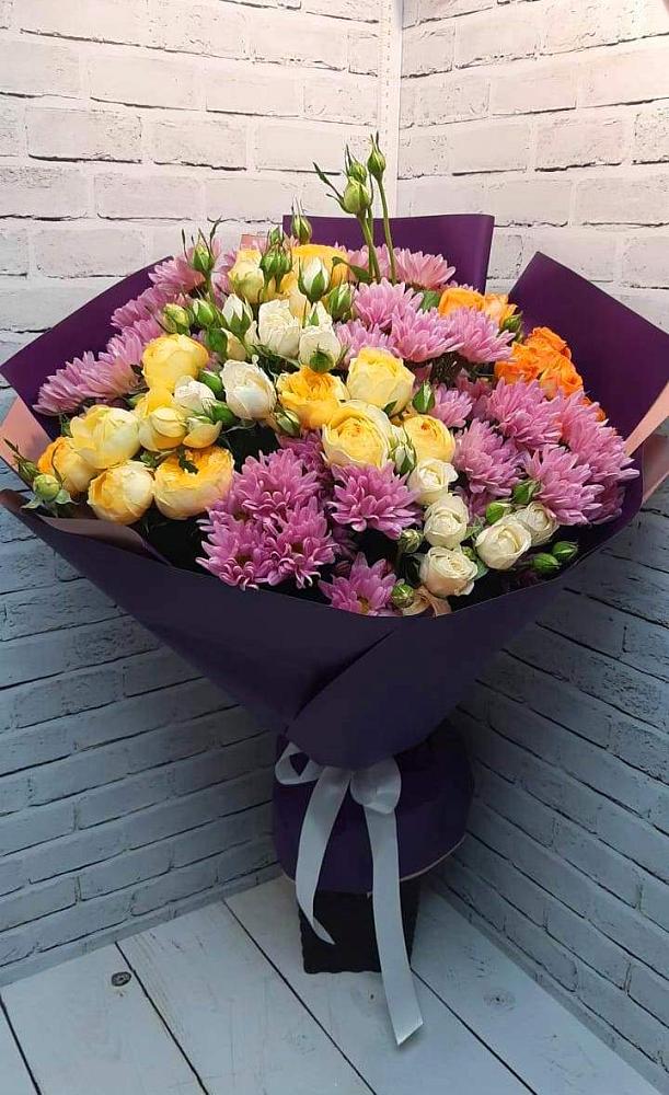 Букет цветов из: Хризантемы и Розы в Приозерском