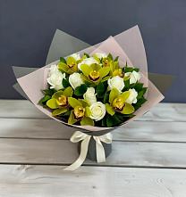 Букет цветов из:  Орхидеи и Розы в Приозерском