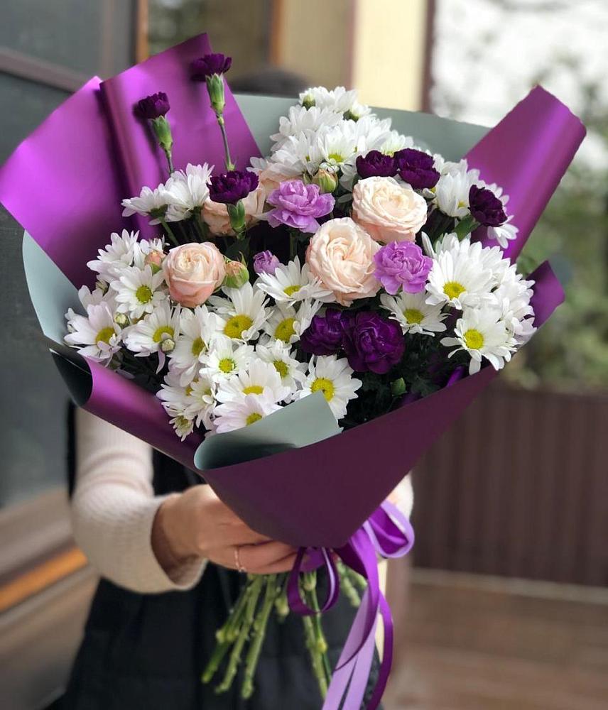 Букет цветов из: Хризантемы, Гвоздики и Розы в Приозерском