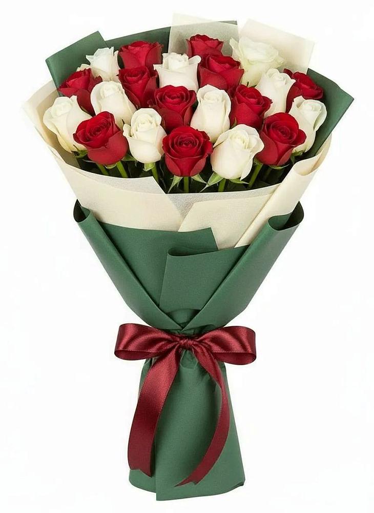 Букет Микс из красных и белых роз в Приозерском