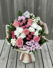 Букет цветов из:  Альстромерии, Гвоздики, Розы и Хризантемы в Приозерском