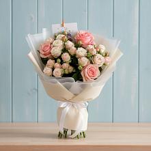 Букет цветов из:  Розы в Приозерском