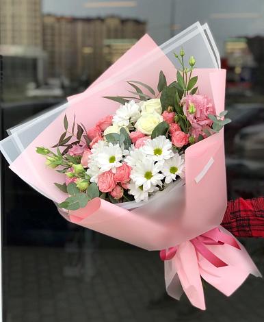 Букет цветов из: Розы, Лизиантусы и Хризантемы в Приозерском