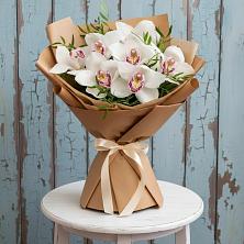 Букет цветов из:  Орхидеи и Розы в Приозерском